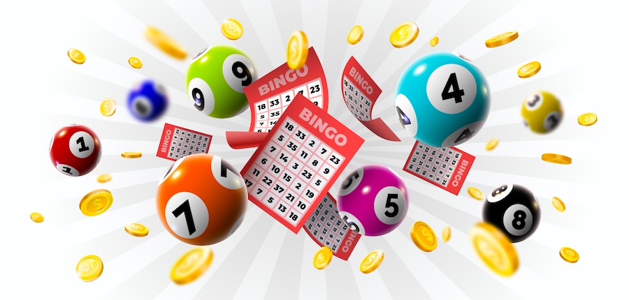 Fundal de câștigător de bingo cu bilete de loterie, bile și monede de aur Jocuri de noroc realiste keno